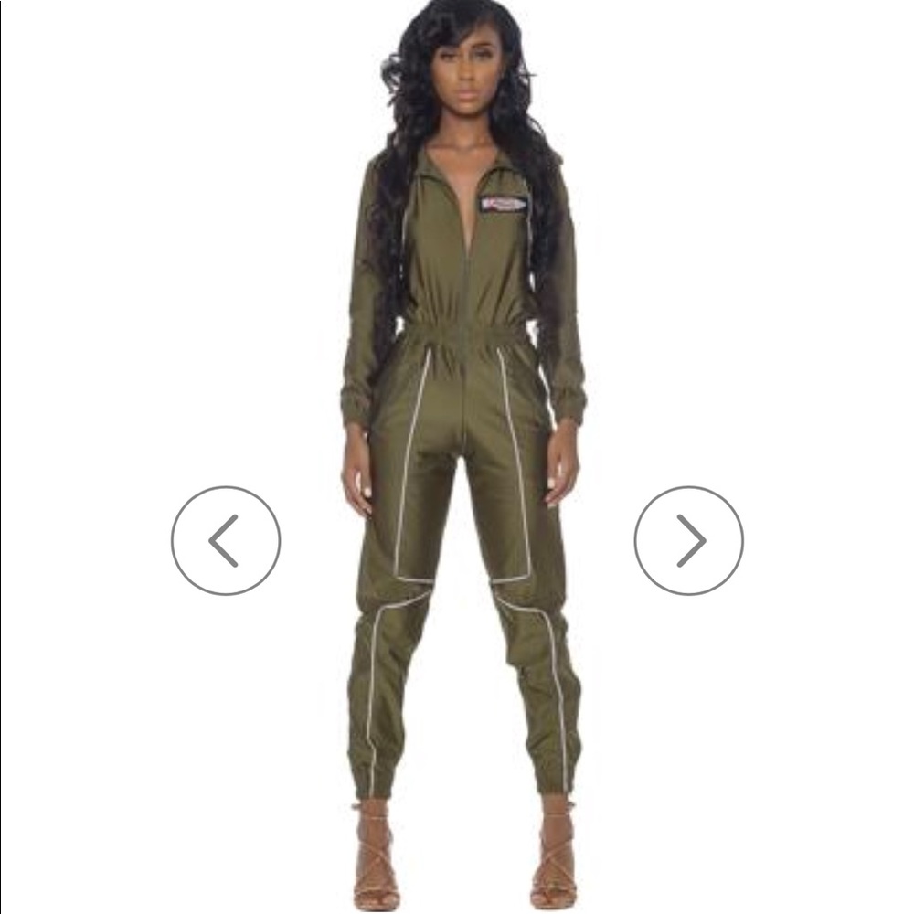 SELLING MILANO DI ROUGE JUMPSUIT WORN ONCE SIZE XS